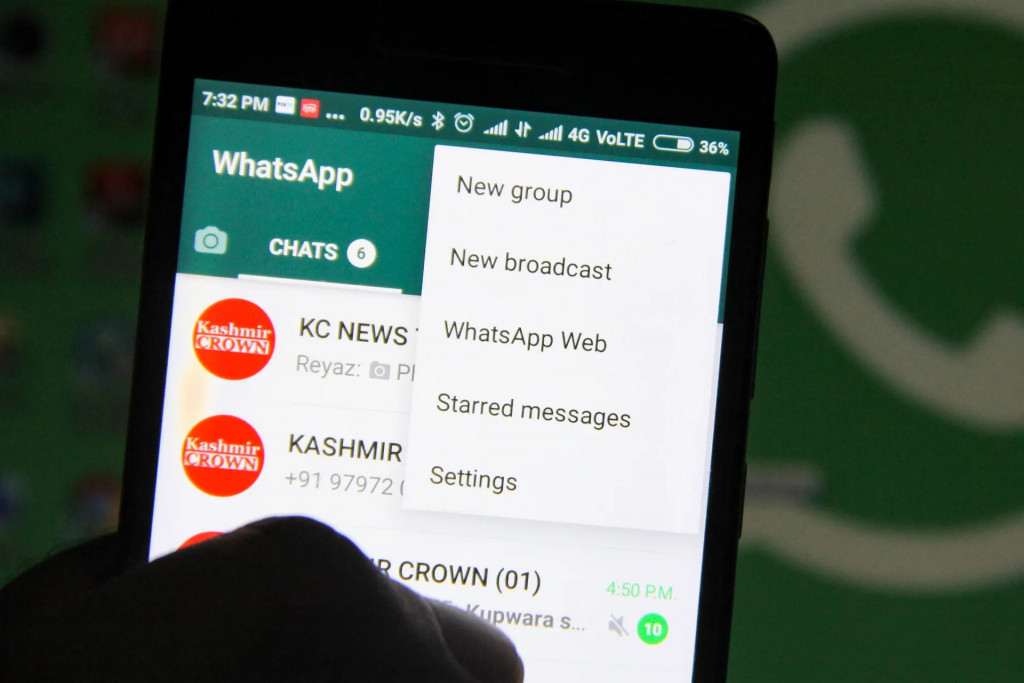 download whatsapp to communicate when traveling